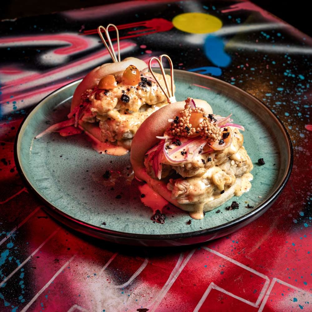 LA CREW BAR: COCINA CALLEJERA NIKKEI Y COCTELERÍA DE AUTOR EN IQUIQUE