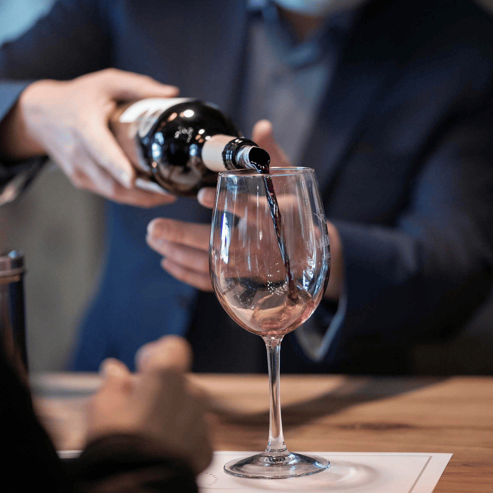 ¿QUÉ HAY DETRÁS DEL PRECIO DE UN GRAN VINO EN CHILE?