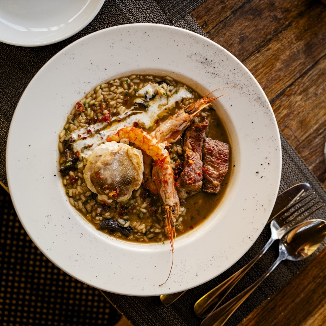 RESTAURANT SURAZO DE MATANZAS, UNA MEZCLA DE MAR, COCINA FRANCESA Y DEPORTES ACUÁTICOS