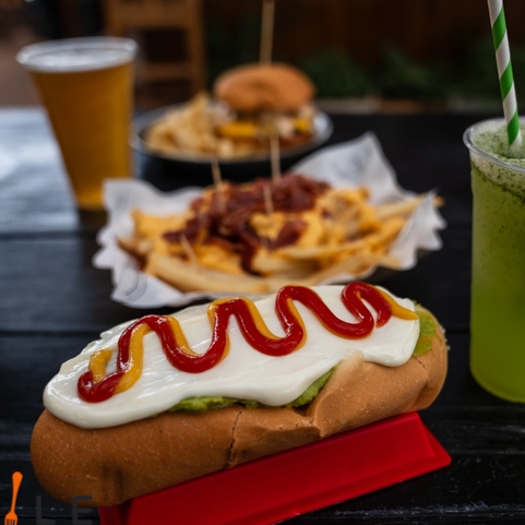 COMPLETOS ORIENTE: UN LUGAR EMBLEMÁTICO DE SABORES CLÁSICOS EN LA SERENA