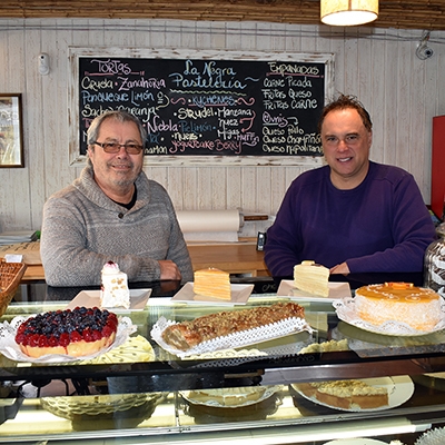 CAFÉ LA NEGRA: LOS REYES DEL “DULCE” EN LA ISLA TEJA Y VALDIVIA