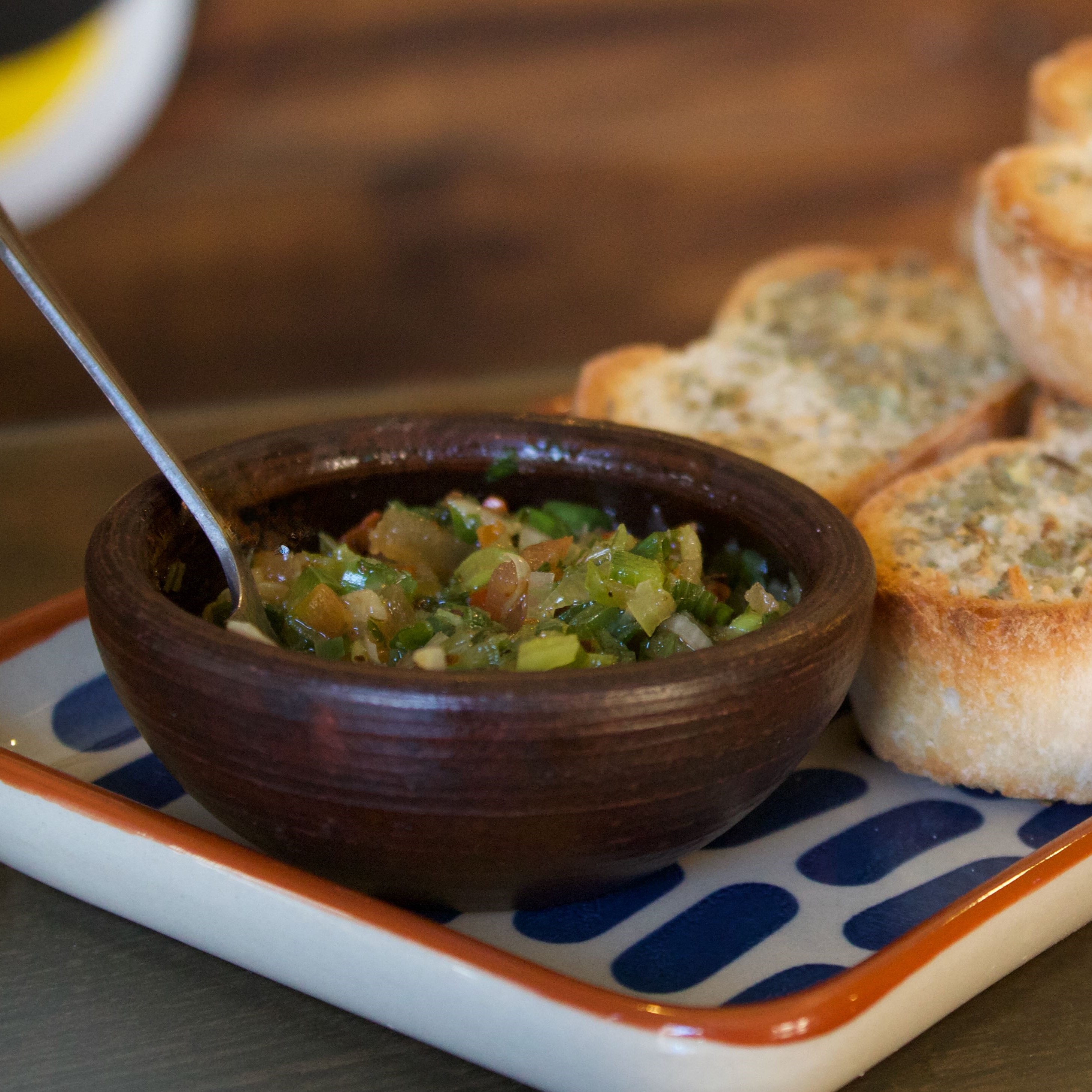 LA CONQUISTADA: UN HOMENAJE A LA COCINA & MÚSICA CHILENA EN VALPARAÍSO