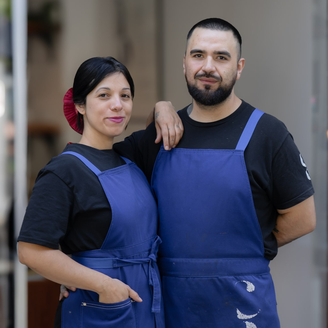CAOS, COMEDOR & CAFÉ: EL PULSO ÍNTIMO DE UNA COCINA AUTÉNTICA QUE SE MUEVE CON LAS ESTACIONES
